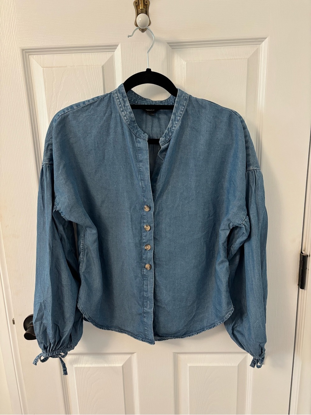 RW&CO. Light Blue Denim Button-Front Shirt